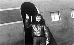 82岁“硬核奶奶”重返蓝天 曾是新中国第2批女飞行员